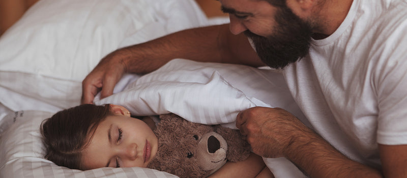 Combien d’heures de sommeil sont-elles suffisantes chez les enfants? Méthodes pour aider toute la famille à bien se reposer.