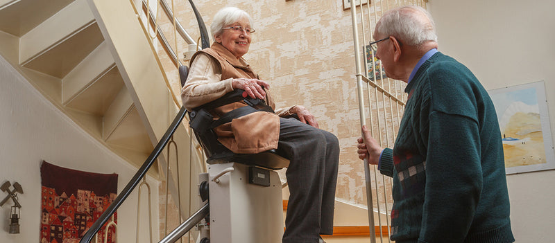 Ce qu’il faut prendre en considération avant d’acheter un monte-escalier