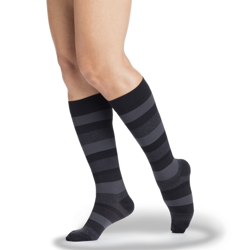 Chaussettes en microfibre pour femmes, série 143 SIGVARIS, Rayure onyx